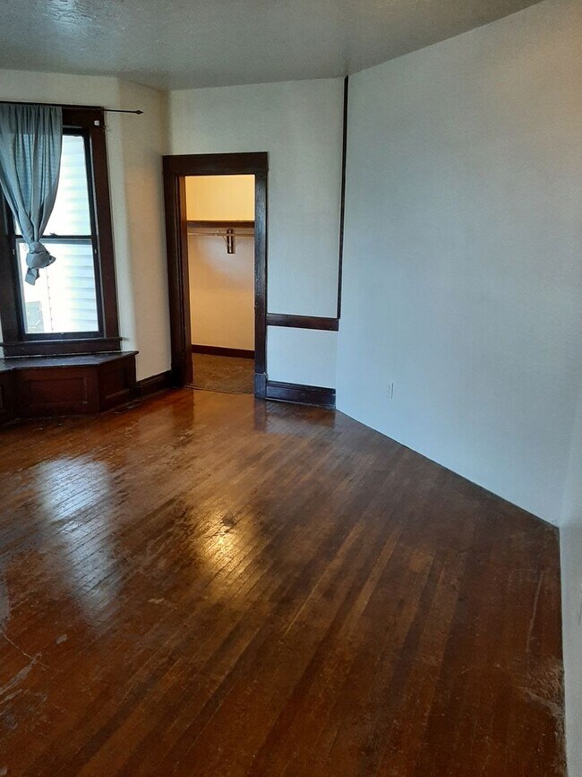 Photo - (1614 8th Ave)