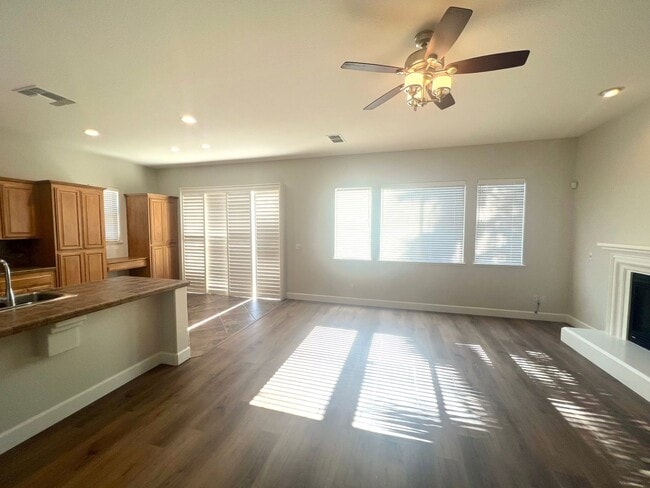 721 Bluestone Cir