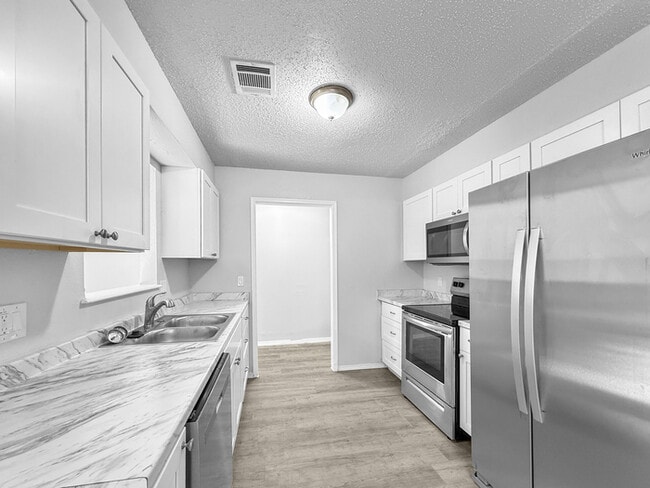 Photo - 812 Royal Ave