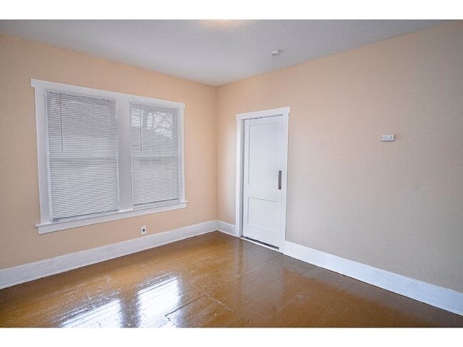 Nice 3 BR Rental Near Downtown - Nice 3 BR Rental Near Downtown