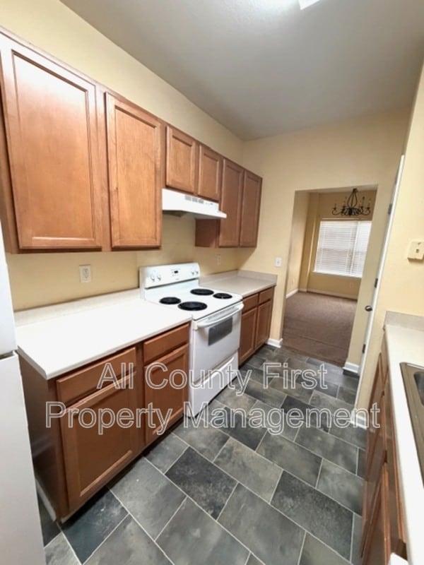 Photo - 1368 Rogers Trce