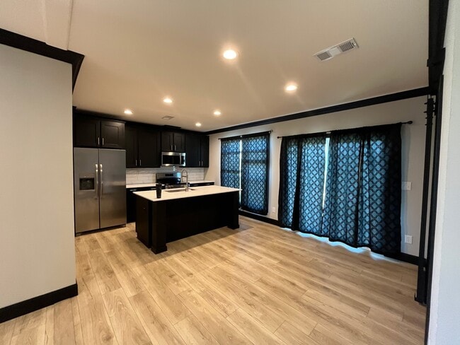 Photo - 1093 Anna Ln