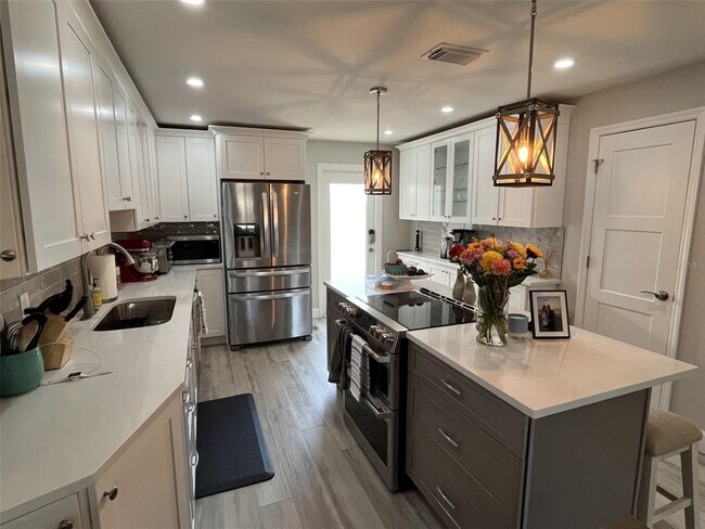 Photo - 2369 19th Ave SW