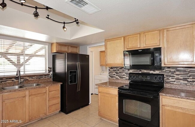 Photo - 617 E Calle Bolo Ln