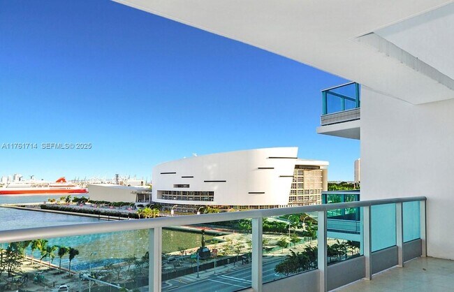 Building Photo - 900 Biscayne Blvd Unit 909
