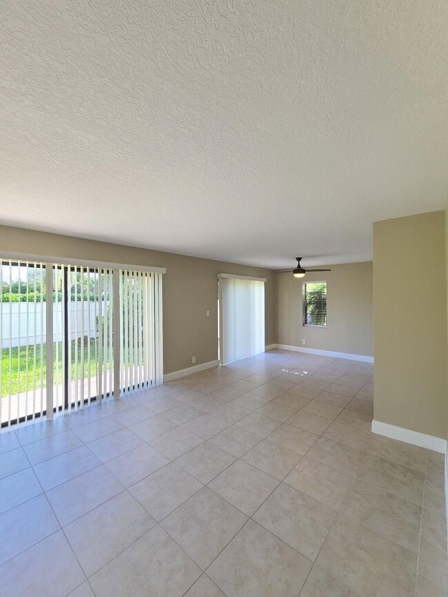 Photo - 3201 Bayview Dr Unit C