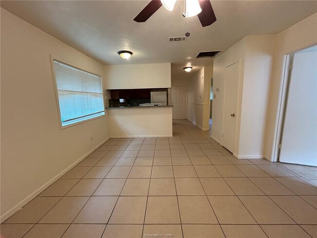 1913 Pine Tree Dr