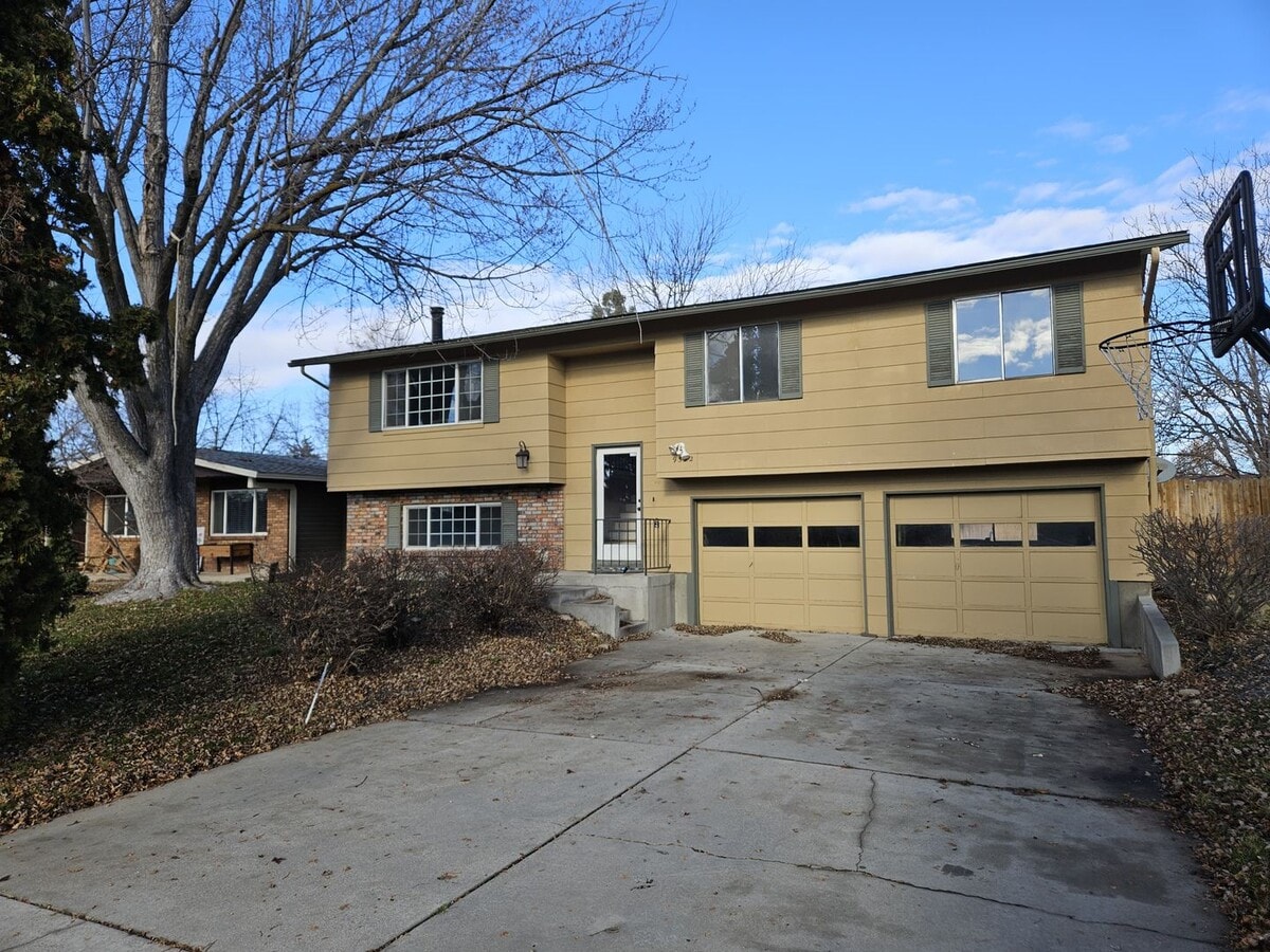 Photo - Lovely 3 bed, 2.5 bath home in west Boise