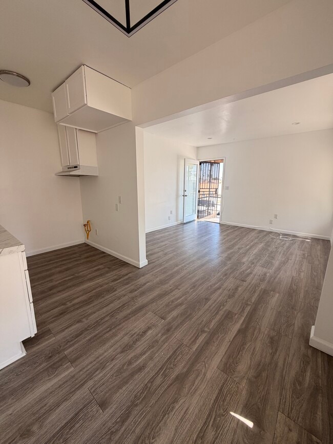 Photo - 760 1/2 S Hillview Ave Unit 760 1/2