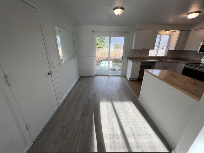 Photo - 2023 143rd Pl NE