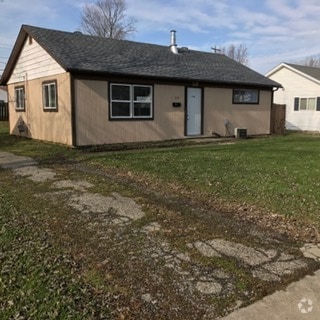 Building Photo - Quaint 3 bed 1 bath with fenced in backyar... Rental