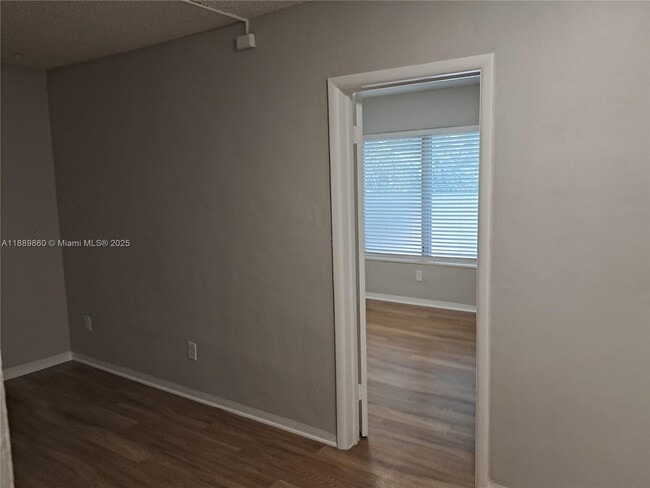 Photo - 13025 Emerald Dr Unidad 258