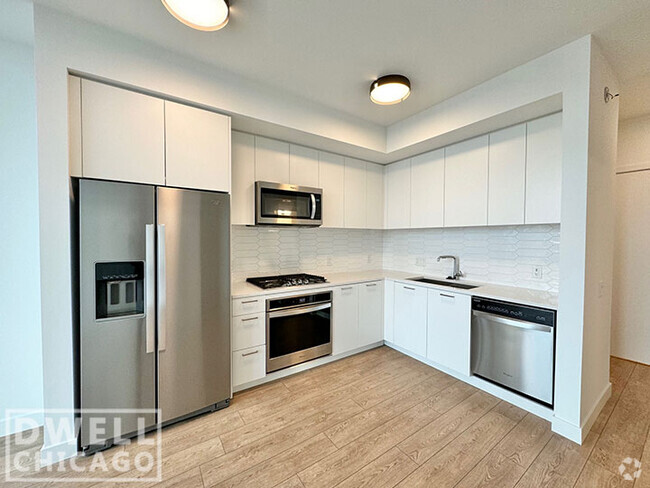 Building Photo - 833 W Madison St Rental