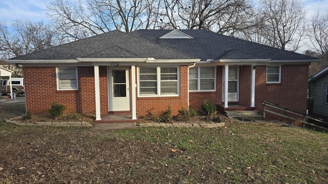 Building Photo - 1528-1532-1532 Lambuth Blvd Unit 1532 Lambuth Blvd