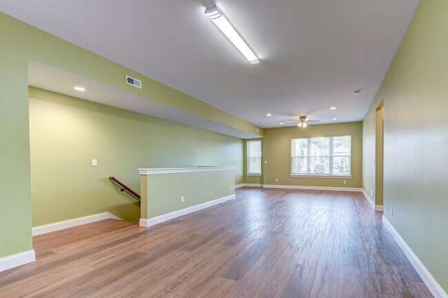 Photo - GRADUATE STUDENTS!! 2 Bed 2 Bath Near SSM ...