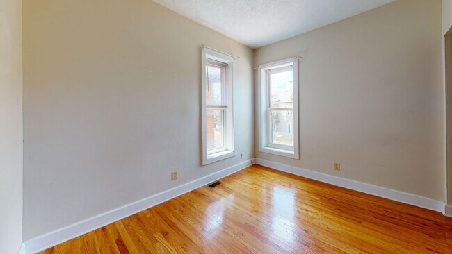 Photo - 1369 Indianola Ave