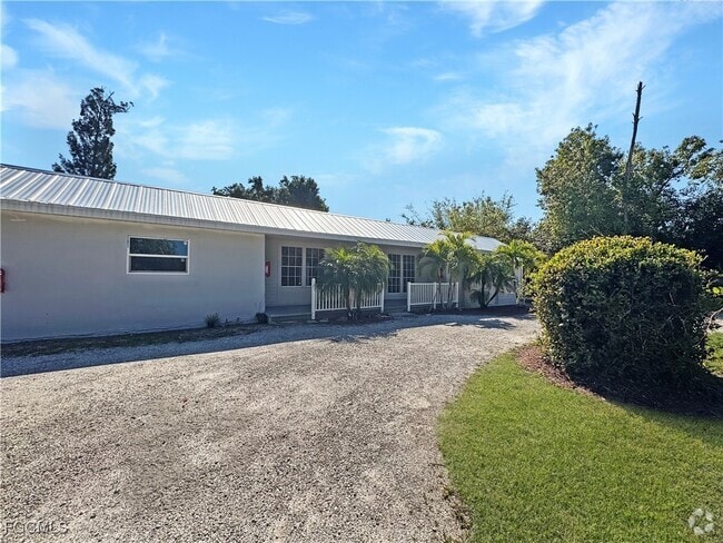 Building Photo - 15206 Stringfellow Rd Rental