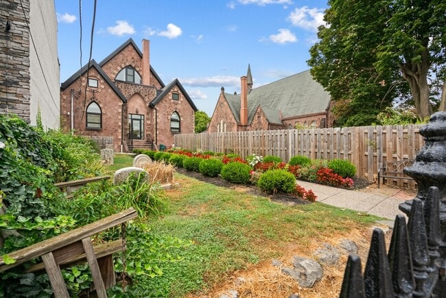 Photo - 141 Krams Ave