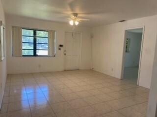 Photo - 5600 Hope St