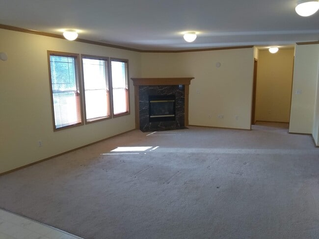9201 225th Way NE