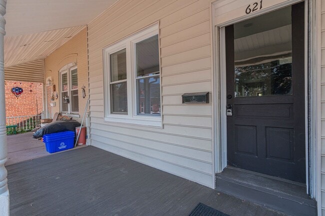 Photo - UPDATED FOUR BEDROOM/1.5 BATH TOWNHOME