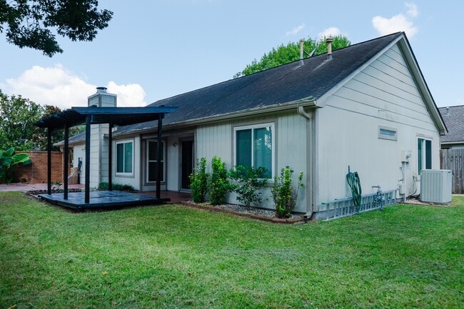 Building Photo - 3402 Cape Forest Dr