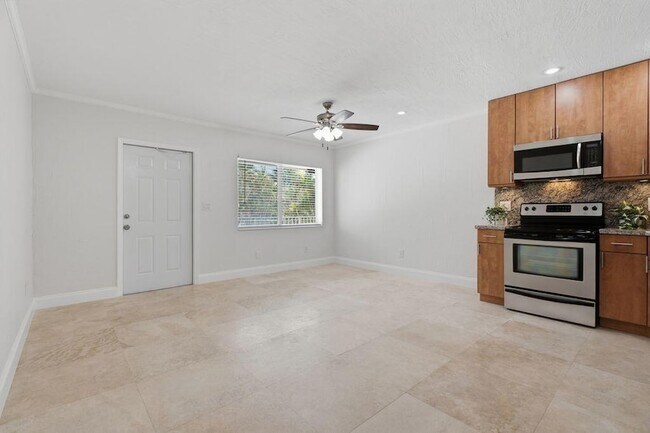 1872 NE 46th St Unidad D10D