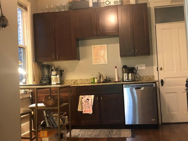 Photo - 2245 W Shakespeare Ave Unit 2F