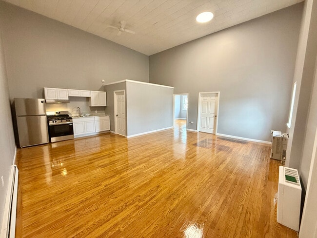 Building Photo - 426 3rd Ave Unit 4R