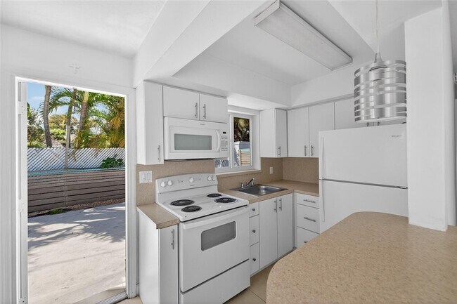 Photo - 4331 NE 5th Ave