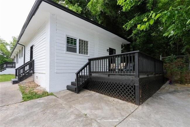 Photo - 224 Chappell Rd NW