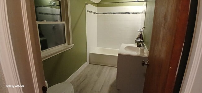 Photo - 183 Thorncliffe Dr