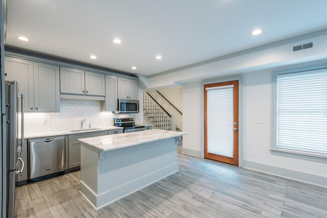 Photo - 10 Orrs Ct Unit 10 Orrs Ct.  B