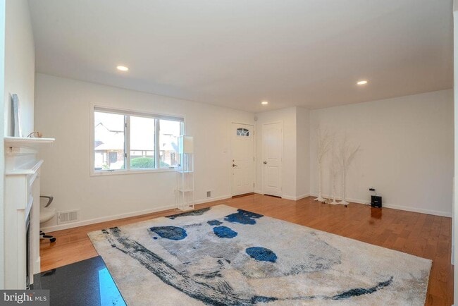 Photo - 5 Balamor Ln