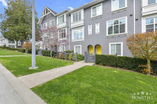 Building Photo - Spacious 4 Bedroom 4 Bathroom Townhome at King’s Landing with Double Garage Balcony and Yard Space Unit 52