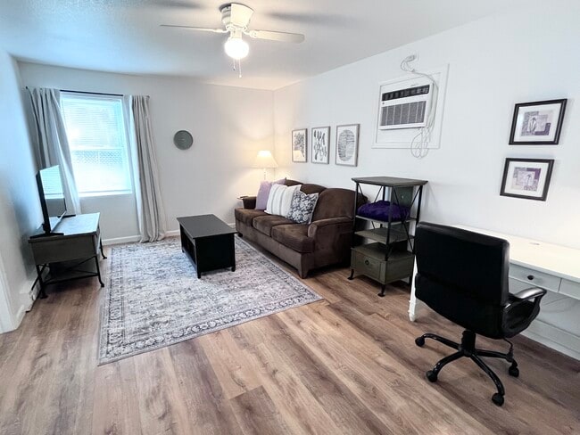 Photo - Rocky Court Unit 4