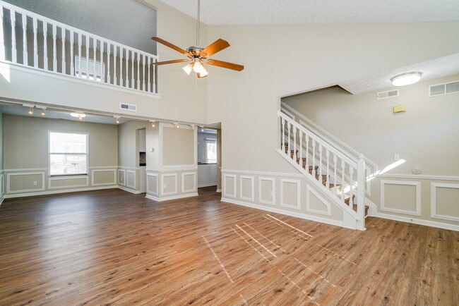 Photo - 1390 Halfhill Way