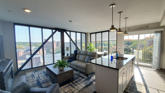 Park Corner Suite w/wrap around balcony - 2bed/2bath - Foster's Place Apartments