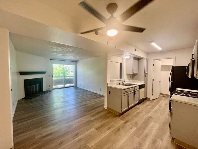 1 bed 1 bath condo w/ in unit laundry - 1 bed 1 bath condo w/ in unit laundry Unidad 205