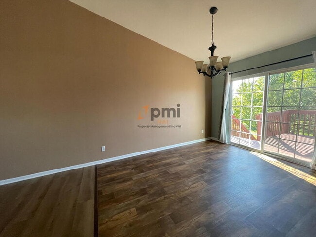 Photo - 10880 Mississippi St