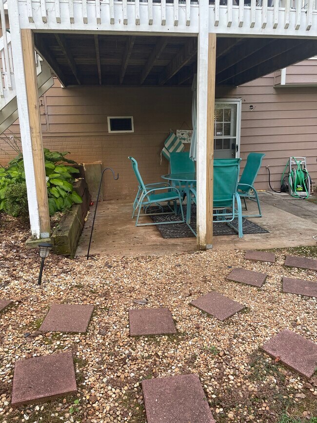 Photo - 817 Ravins Way