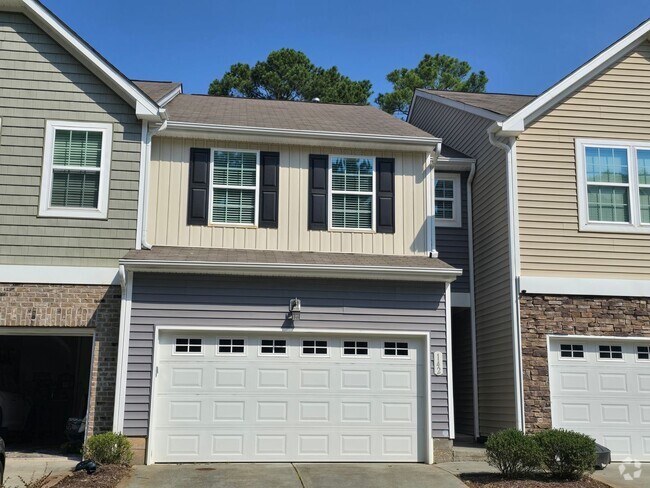 Building Photo - Available NOW! Rental