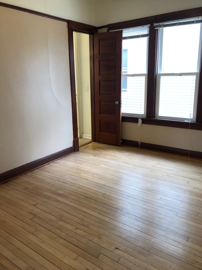 Photo - 1107 E Gorham St Unidad #2