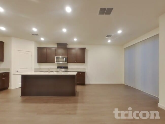 Photo - 2050 Delta Vw Ave