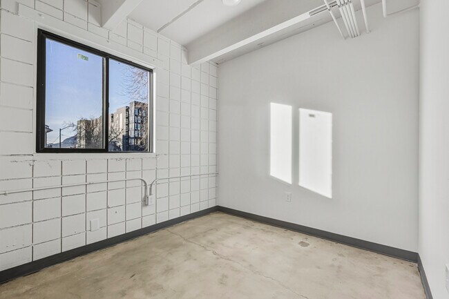 Photo - 415 S Weber St