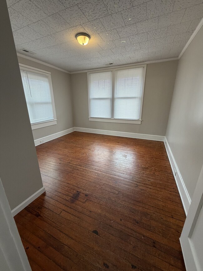 Photo - 708 Buick Ave