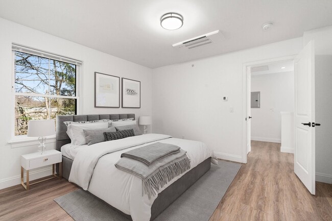 Photo - Bridge Road Commons