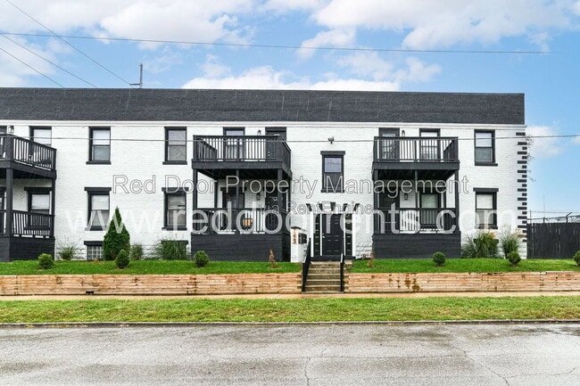 Building Photo - 1329 E Market St Unit 2