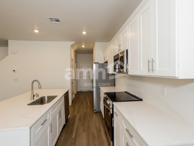 Photo - 9530 Aldersyde Dr