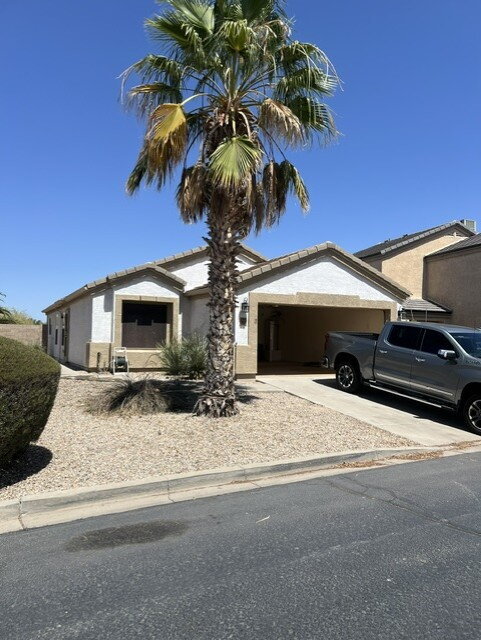 Photo - "Charming 3-Bedroom Oasis with 2 Baths in Florence - 1,281 Sq Ft of Comfort!"